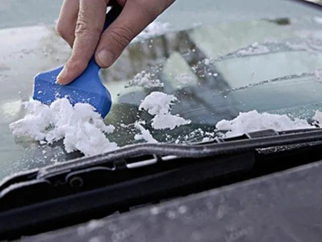 冬天车玻璃外面结霜怎么办,冬天洗车后玻璃内结霜怎么办
