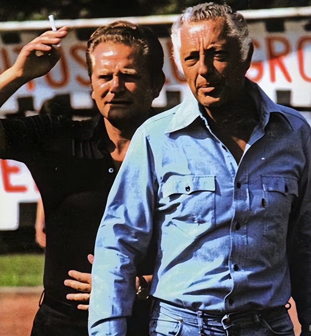 男人衬衫系几粒扣，暴露是什么性格的人…