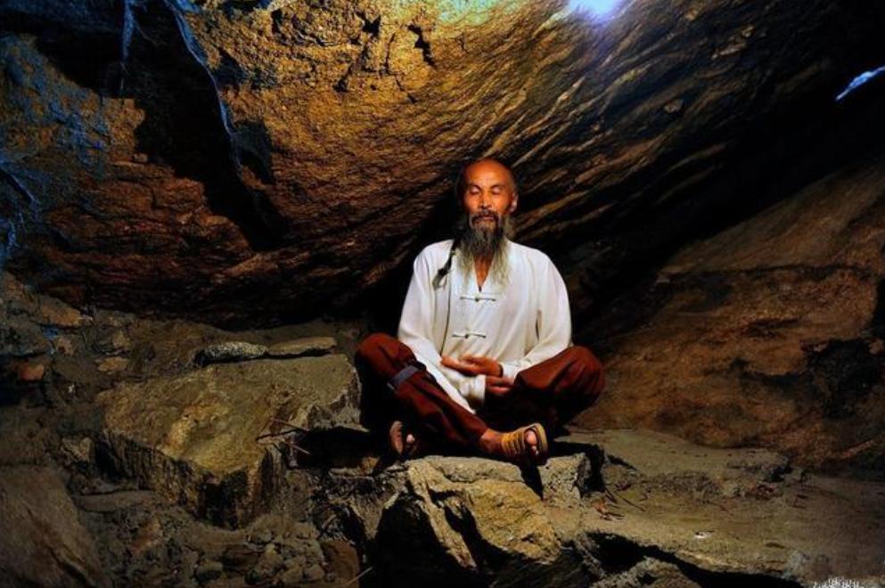 上万人“隐居”终南山，真的是远离世俗？当地村民却直摇头