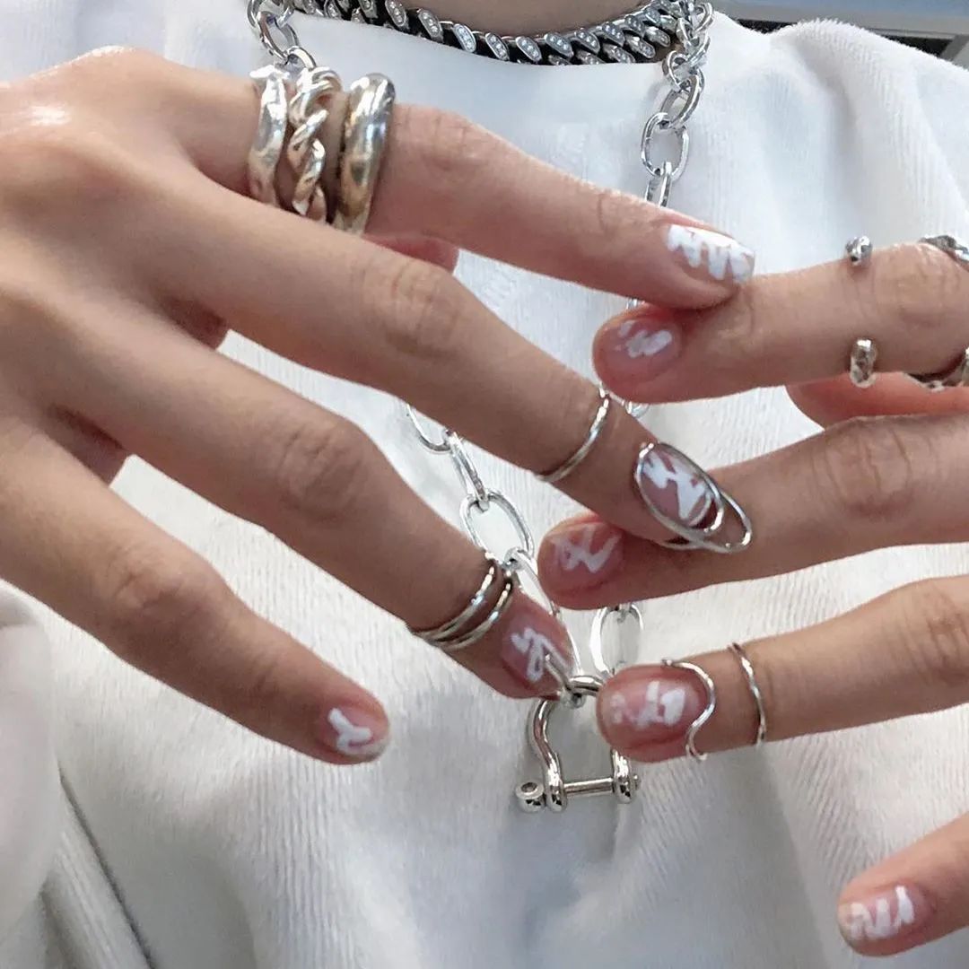 关于blackpink美甲,blackpink日常美甲