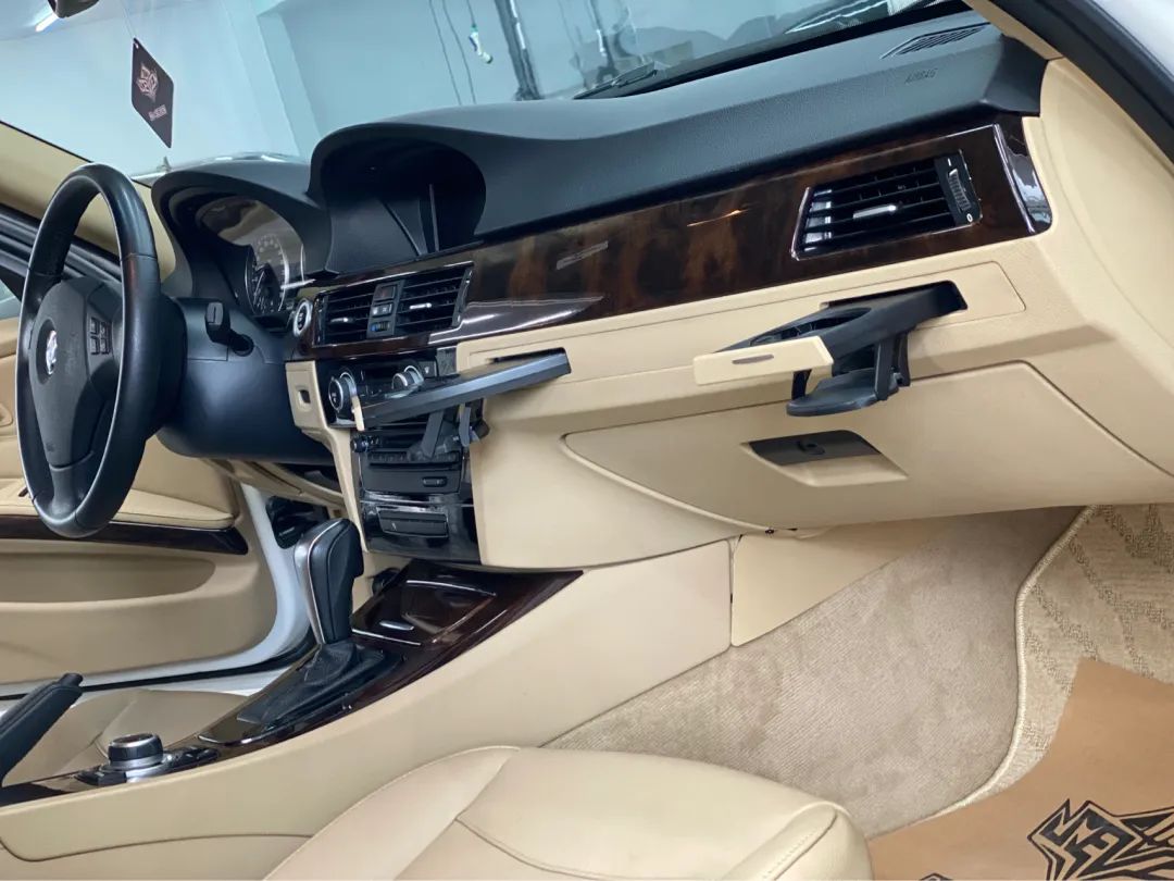 破烂不堪的废旧车变成新车的视频,宝马e90325i