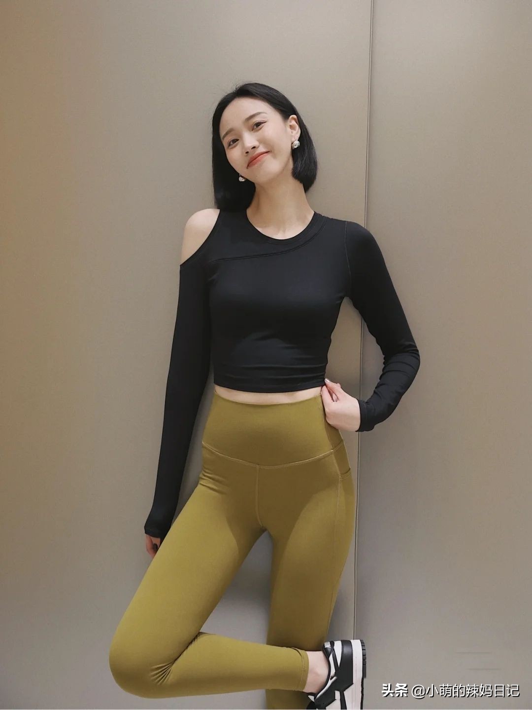 盘点那些时髦显瘦的瑜伽服穿搭,时髦大方的瑜伽穿搭展现