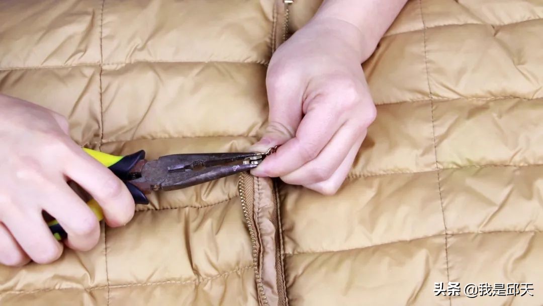 拉链拉好又散开怎么办,拉链下端会散开怎么办