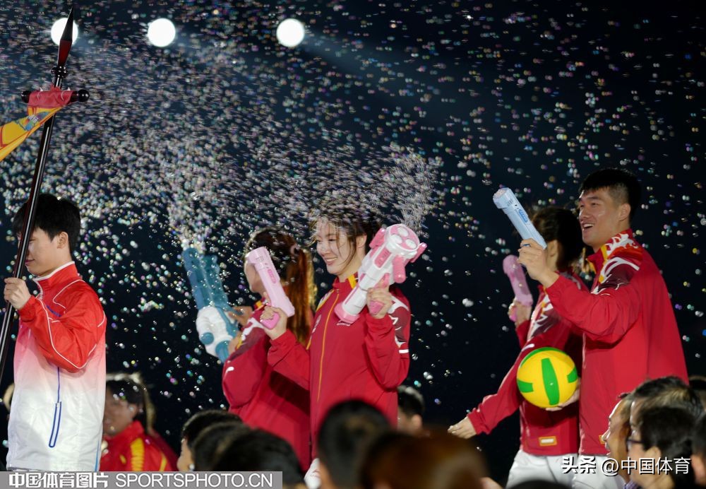 奥运冠军钟天使图片,奥运冠军钟天使回家