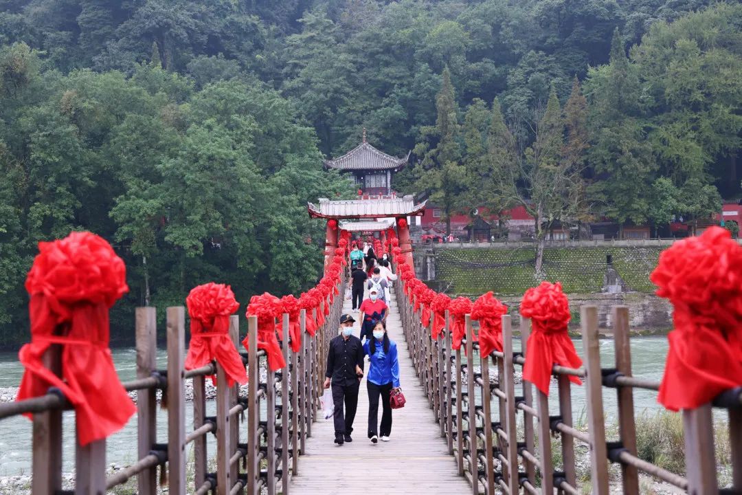 强烈推荐都江堰旅游两日游,成都都江堰一日游景点推荐