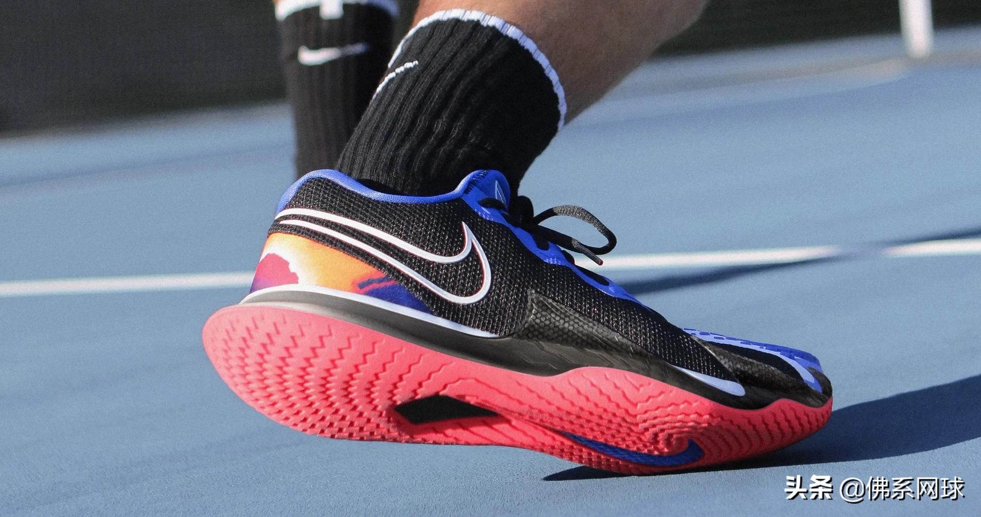 打网球应该选什么样的网球鞋,网球鞋测评耐克