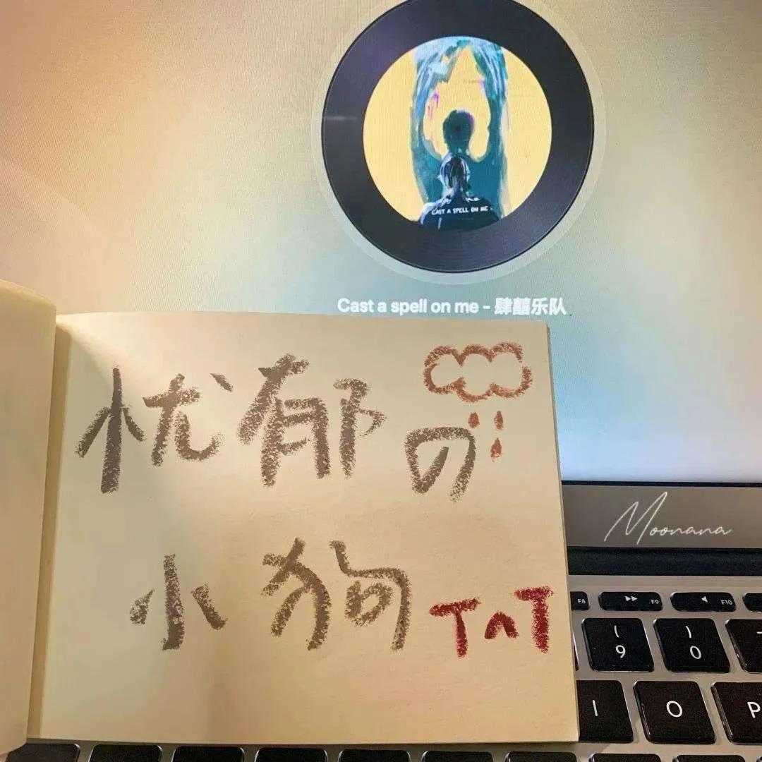 小众背景图朋友圈,干净小众背景图纯色