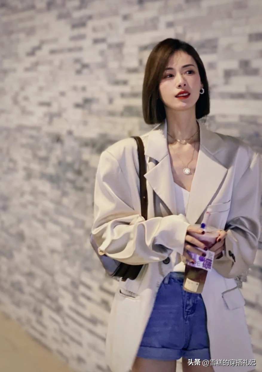 今年最火减龄易打理发型,现在女生流行一刀切短发型