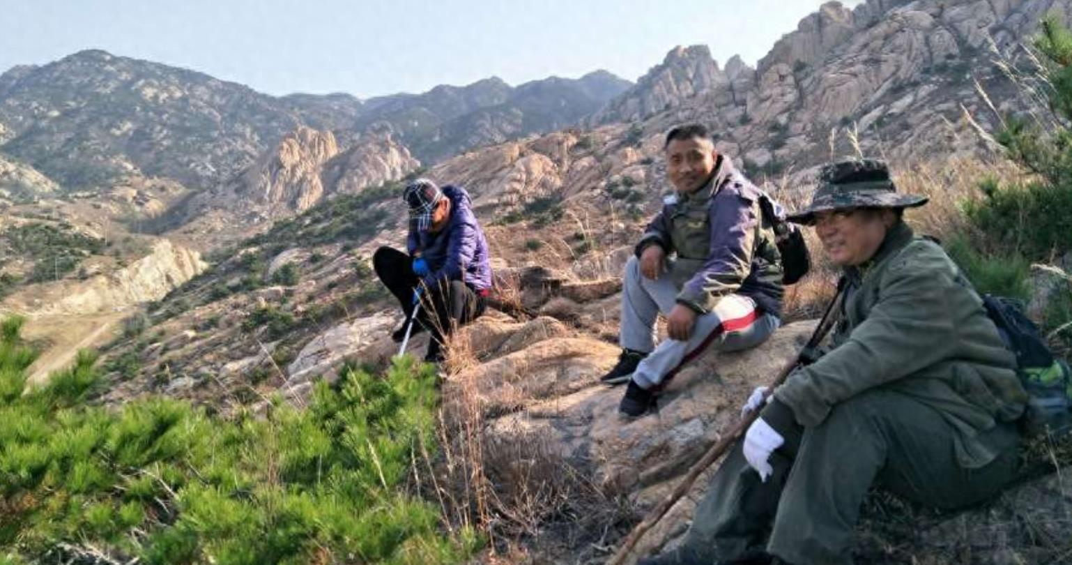 移居十年，捡到600多块河橄榄石，专家建议上交