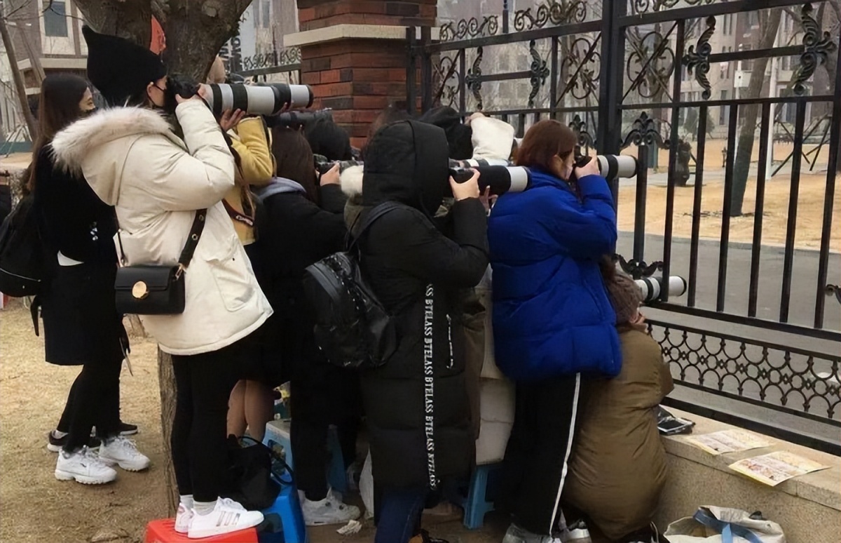 陈飞宇站姐现在怎么样了,陈飞宇站姐有钱吗