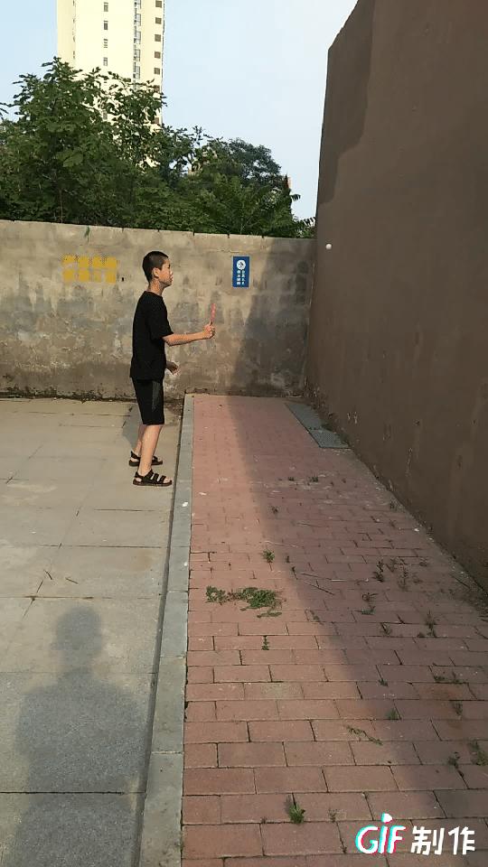 小孩越玩越兴奋是什么情况,孩子越玩越贪玩怎么办