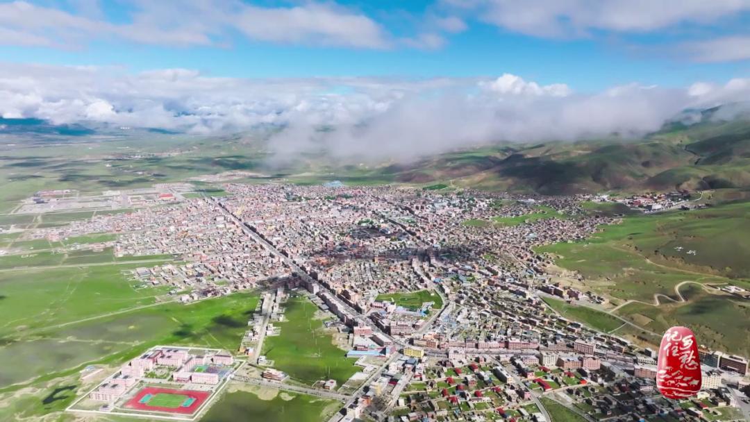 理塘天空之城照片,川西高原理塘