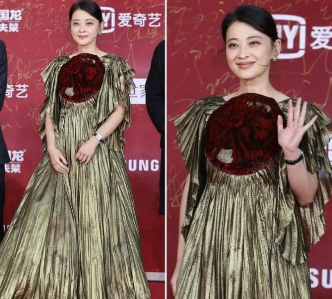 因为肩塌而红毯翻车的女明星,各个女星的红毯穿衣事故