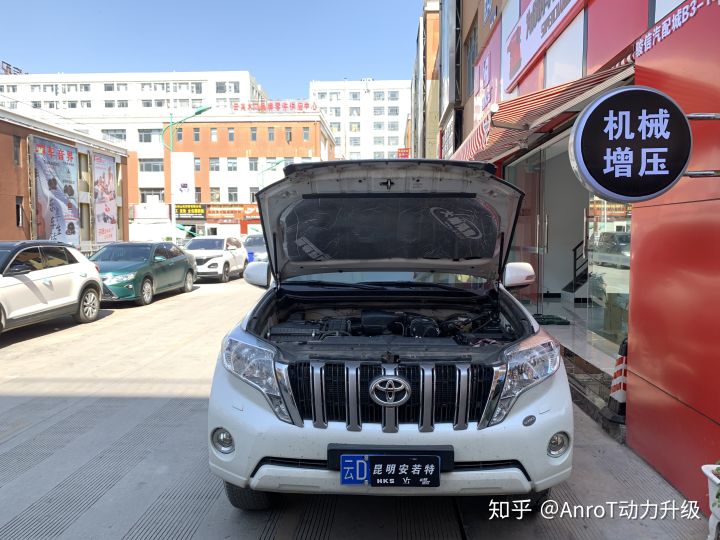 丰田普拉多2700到底肉不肉,丰田普拉多2700价格油耗