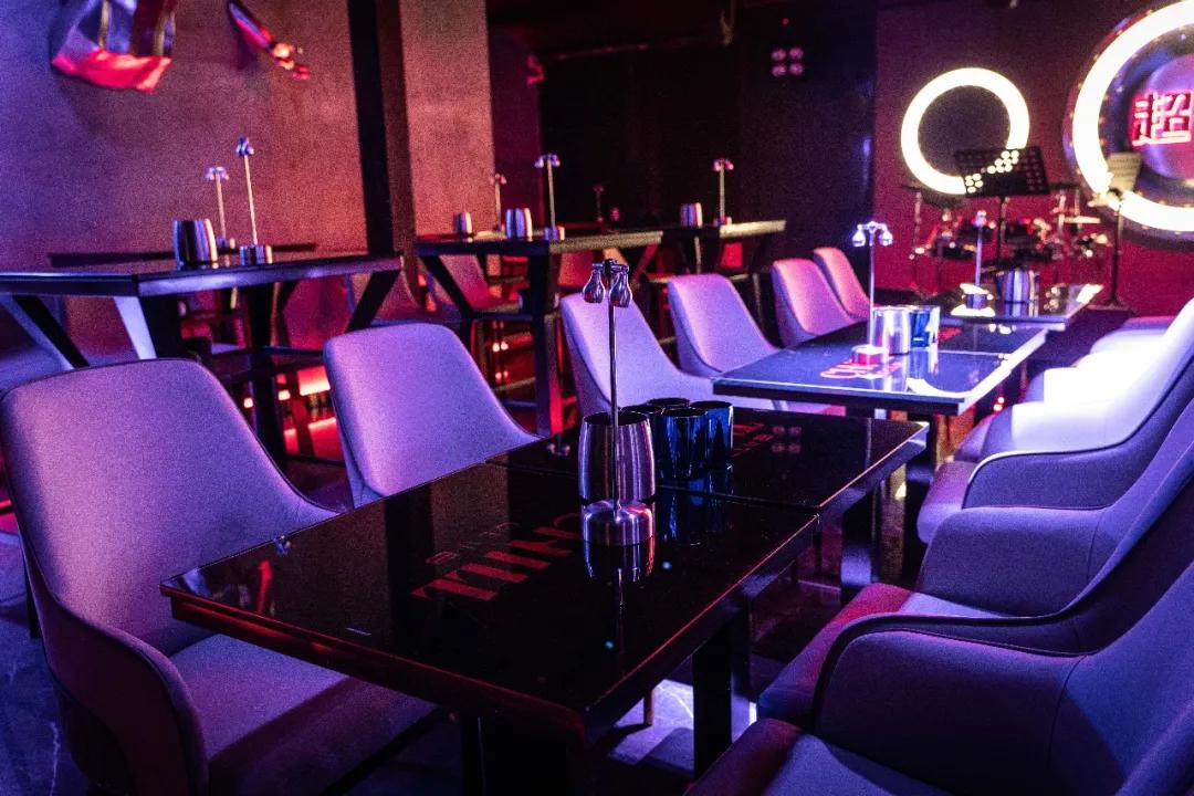 livehouse鐜板満鍚瓕姘涘洿,livehouse闊充箰鐜板満鎵撴灦