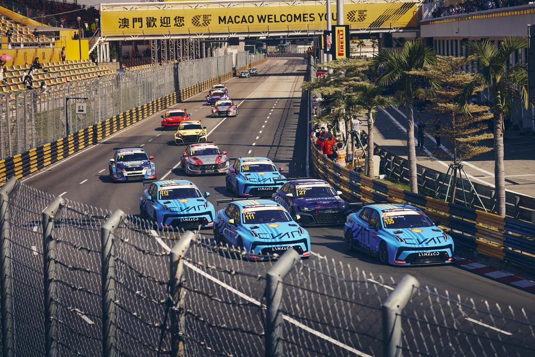 不是没钱请！别人用明星代言，TA却只认赛车手