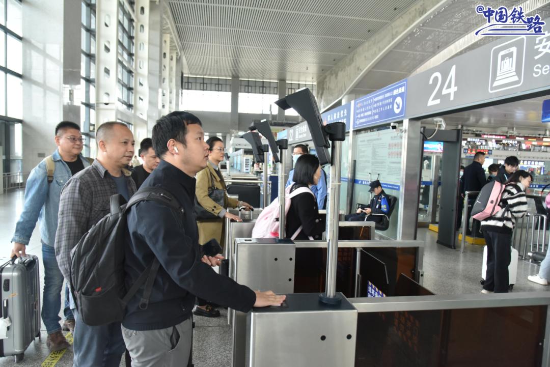 高铁月票,高铁月票有座吗