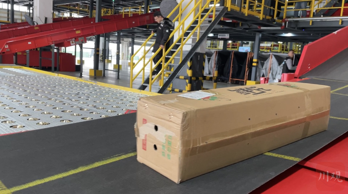 成都市民签收今年全国第1200亿件快递，昆明至成都如何实现“次日达”？