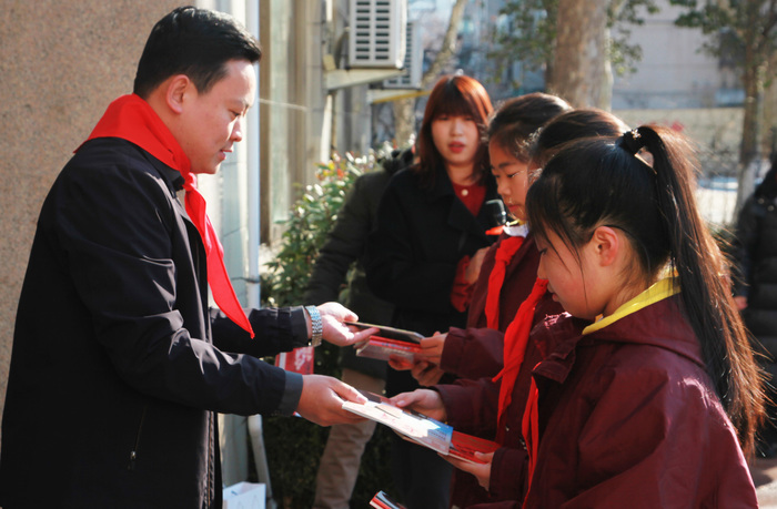 雷锋精神与时代同行读书活动,雷锋精神与春同行