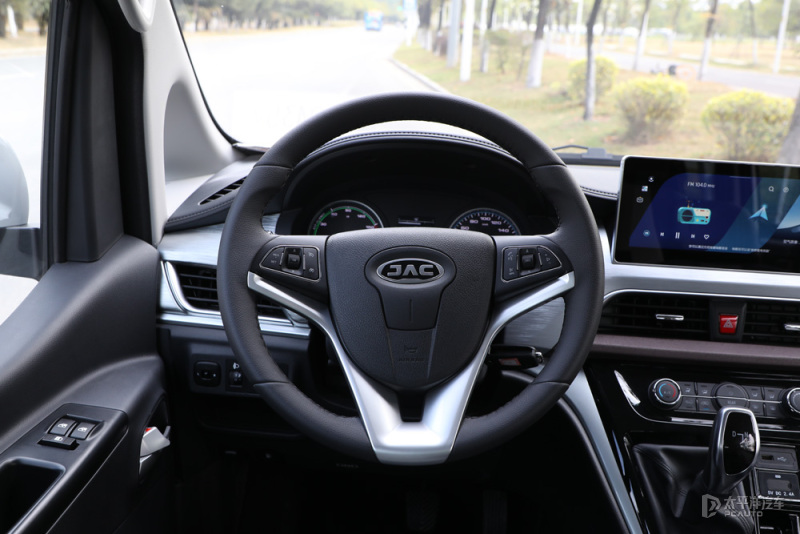 10万左右大空间mpv,10多万空间最大的mpv混动