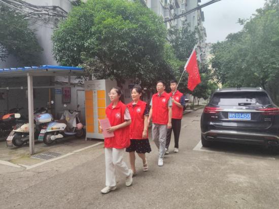 撑起平安伞,撑起平安伞筑牢防护墙