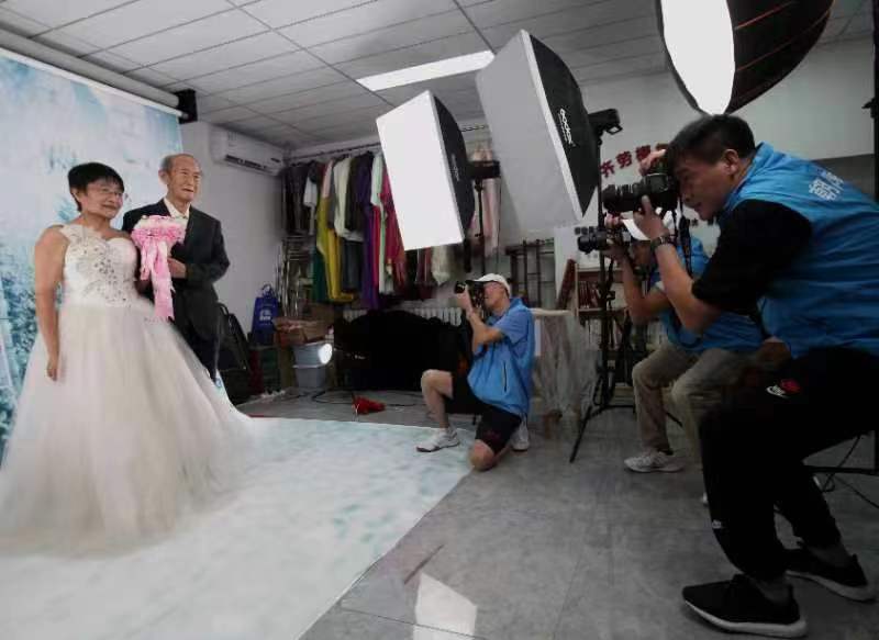 老年人婚纱照免费义拍,给老年人拍婚纱照的照相馆