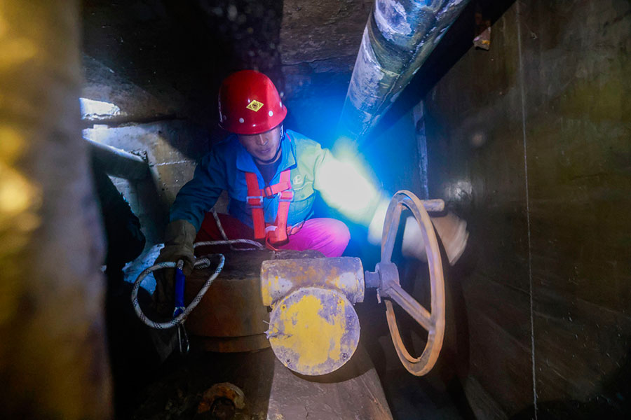 连续奋战72小时抢修供热,32度的坚守寒夜抢修保供暖