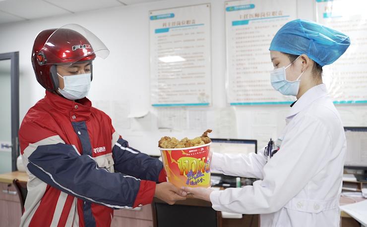 肯德基宅急送wow桶热血运动季,肯德基wow桶王一博合肥