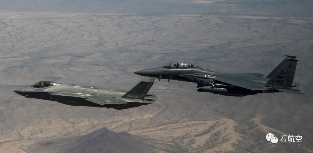 卡塔尔购买80架阵风战斗机,卡塔尔f15战机交付