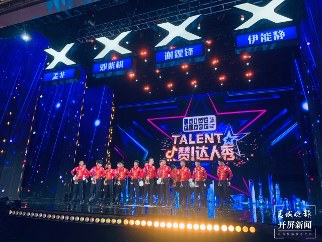 国外啦啦操男生版帅气燃爆全场,啦啦操达人秀