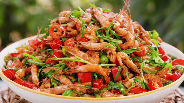 湖南菜韭菜炒河虾正宗做法,韭菜炒河虾视频教程