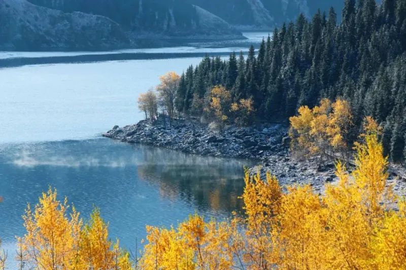 “悦”读*疆新**|博格达之门