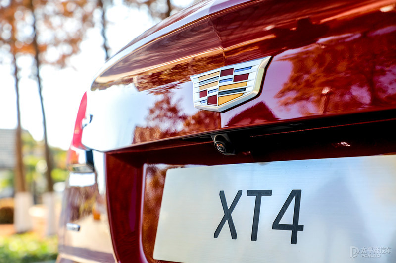 试驾23款凯迪拉克xt4豪华版,凯迪拉克xt4有48v可以省多少油