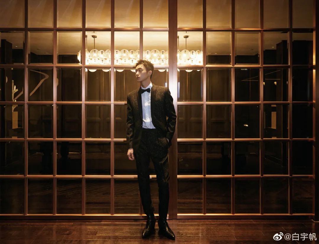 流量明星换人视频,流量明星剃头