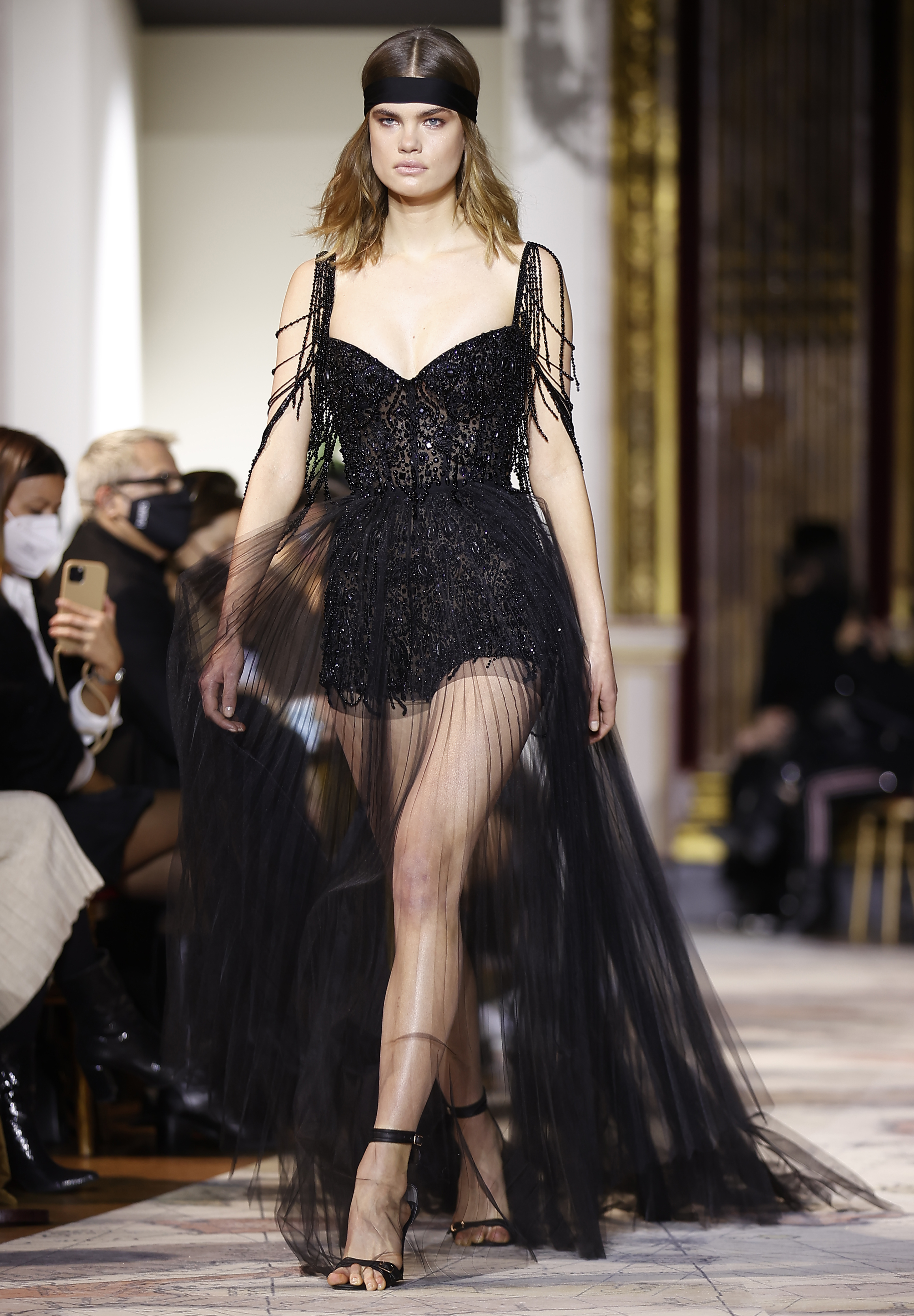 巴黎时装周jisoo服装全球首穿,巴黎高定时装周2024