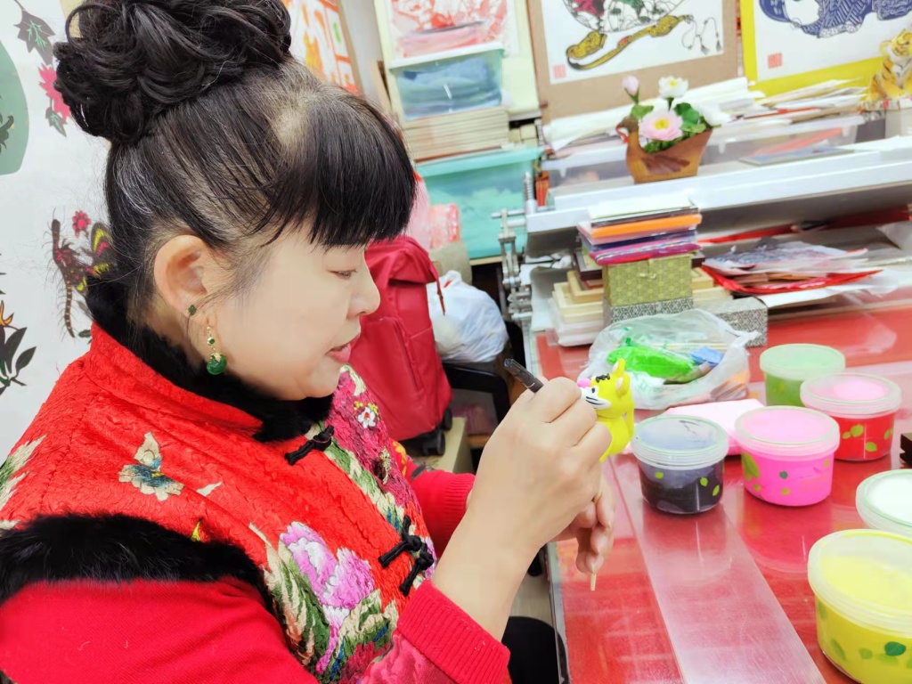 迎新春老虎手工,王虎面塑制作视频