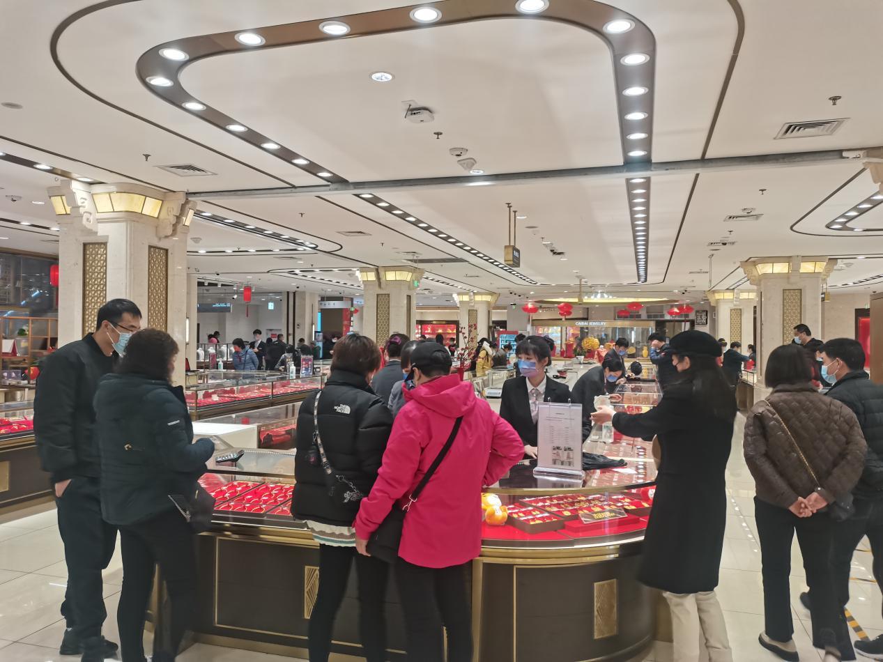 鎺ヤ笅鏉ョ殑榛勯噾甯傚満,鐤儏鏃舵湡榛勯噾琛屾儏