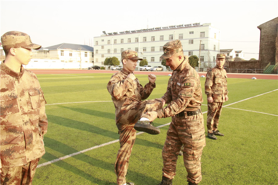 军人役前教育,役前训练新兵参观红色教育基地