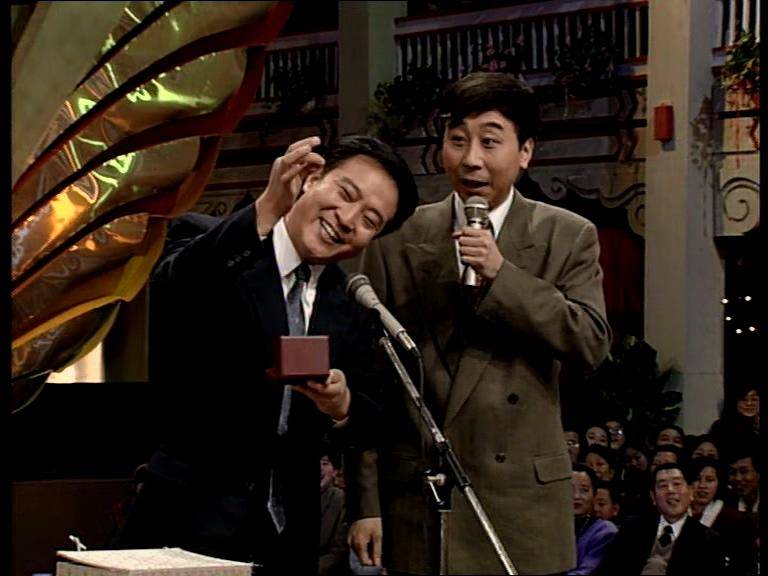 文体携手助推“爱的奉献”?相声小品+中国男足也能奉献正能量IP