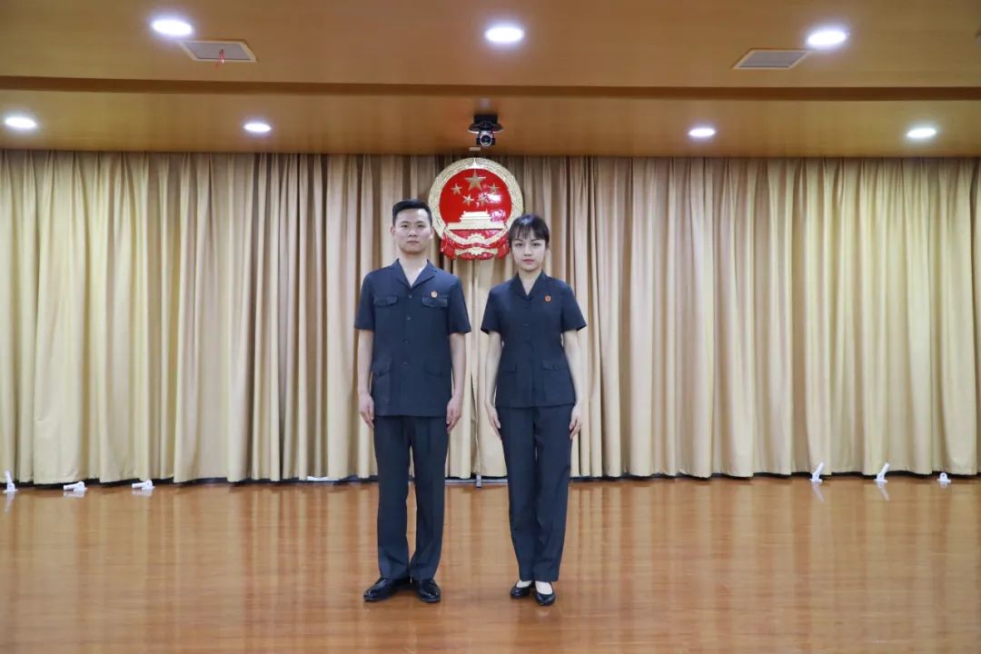 法院服装正确穿着方式,法院制服正确穿搭方式