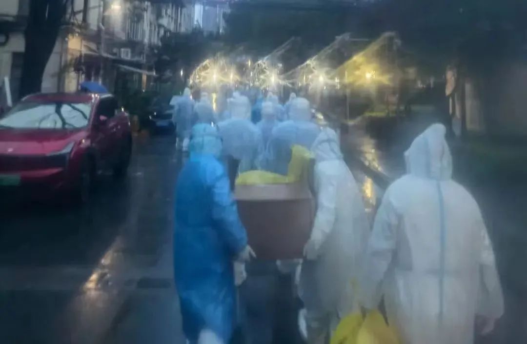 疫情防控解除社区封控,疫情防控的封控和管控有何区别