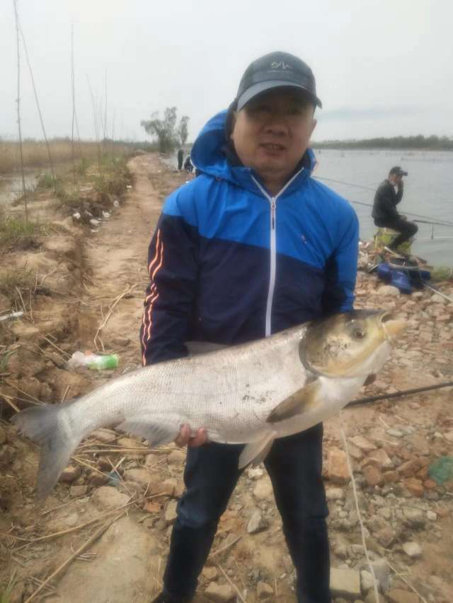 「四月渔获」27斤巨物！刷新个人单尾记录