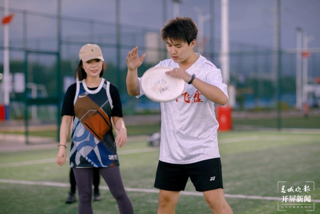 如今腰旗橄榄球还火吗,飞盘橄榄球