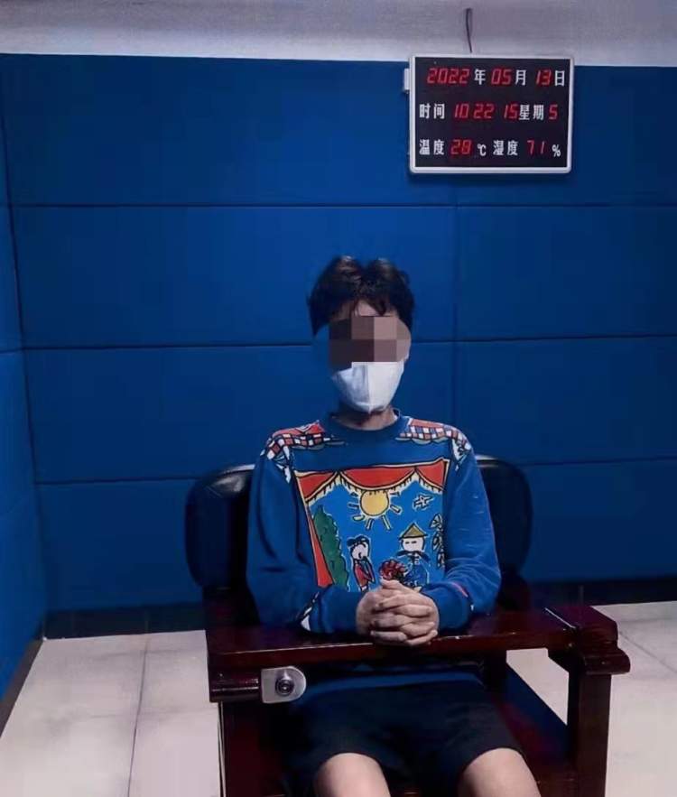 代购诈骗案破案报道,男子谎称代购盈利100万