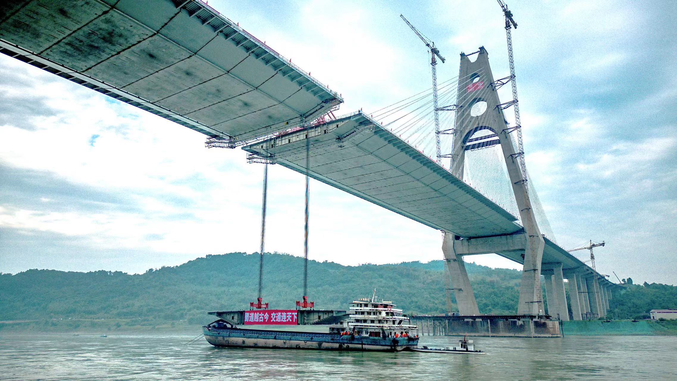 穿越机拍长江大桥,穿越机视角下的长江三峡