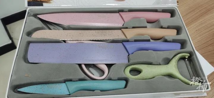 原价300的t恤40元,原价300多的耳环