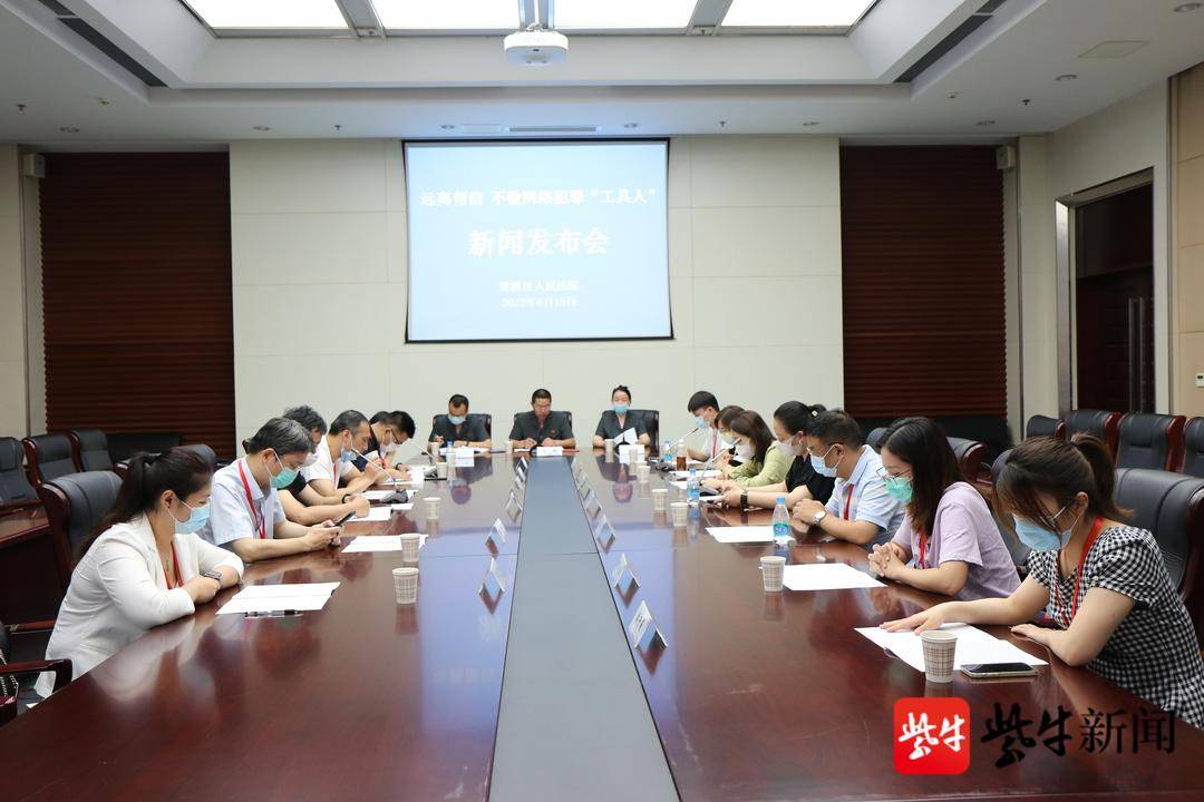 把银行卡借给别人犯法么,把银行卡借给别人正常使用