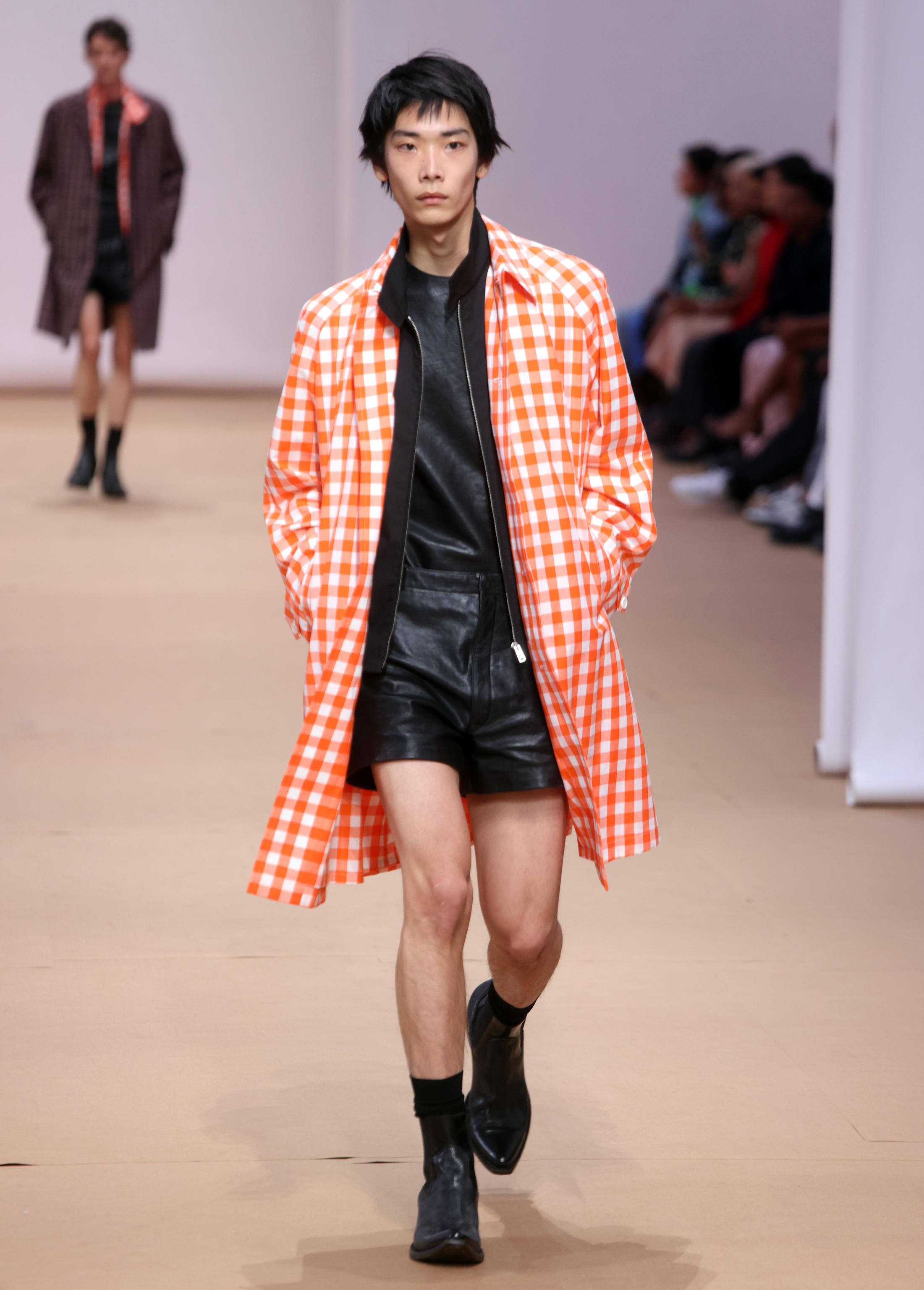 2020米兰秋冬男装秀,米兰大牌时装男装t台秀