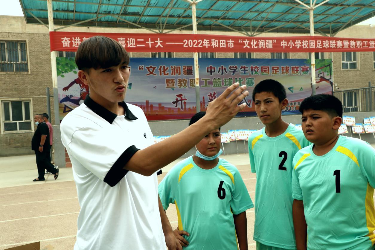 建功新时代奋进新征程校园视频,和田市校园足球联赛比分