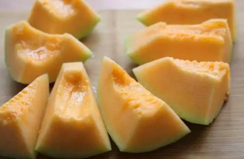 关彦斌养生说：四种水果清凉一夏